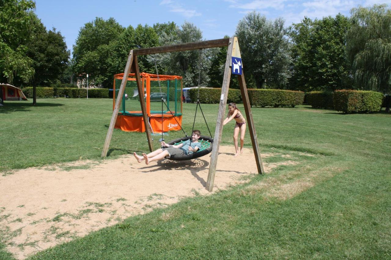 Camping Aux Rives Du Soleil Pont-de-Vaux Kültér fotó
